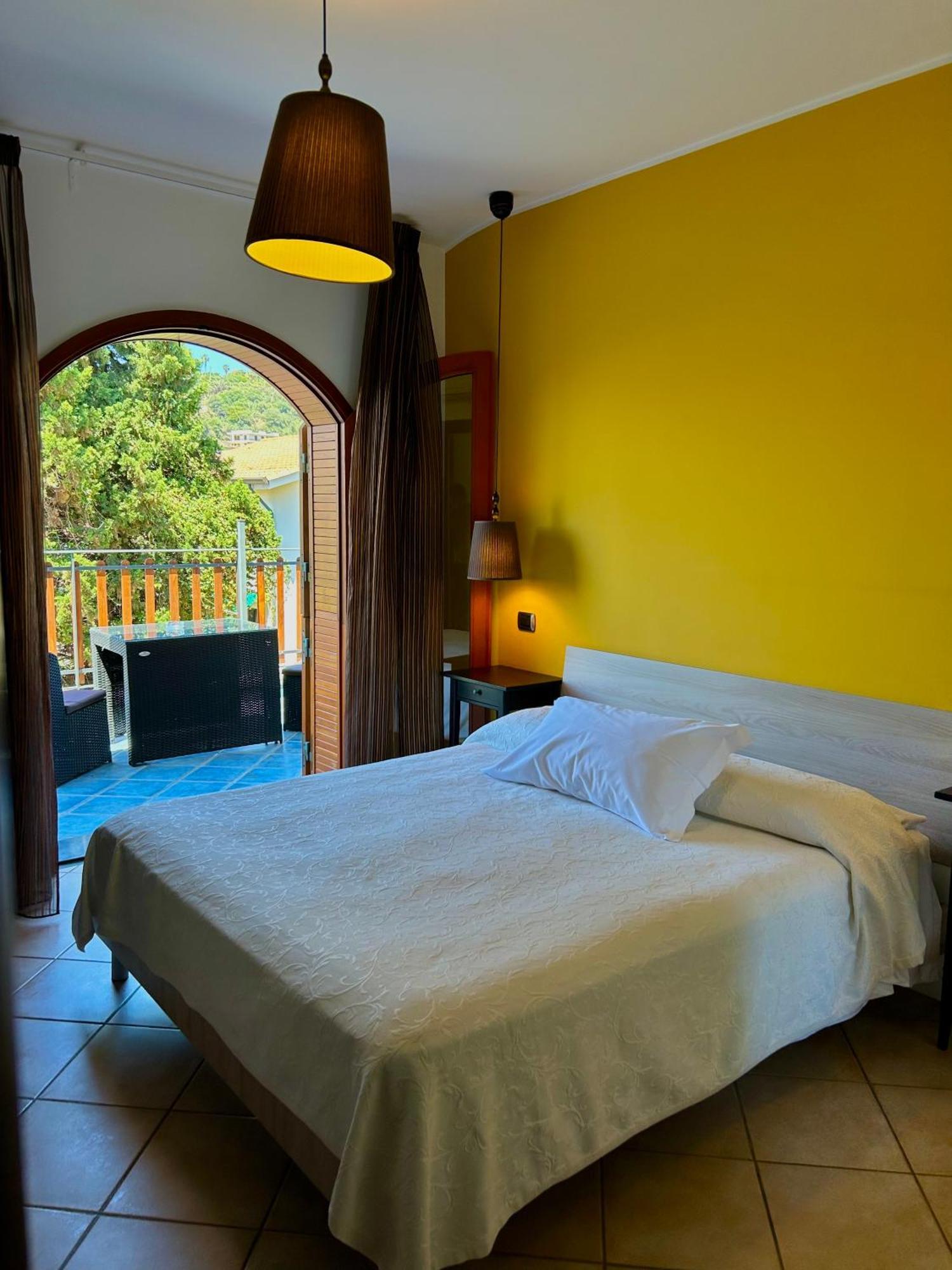 B&B Villa Rodriguez Milazzo Exteriör bild